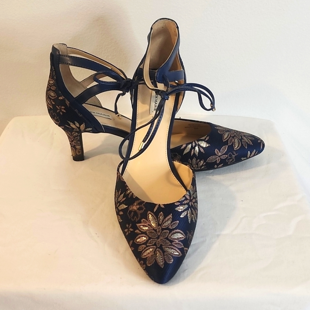 Alex Marie size 8 women's shoes in Navy with stunning design